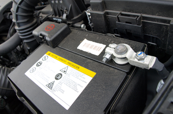 How do I make sure my car battery has a good electrical connection? | Discovery Automotive